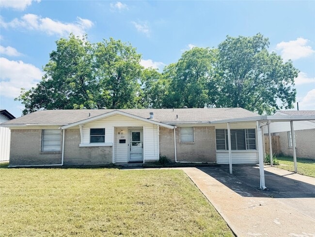 Photo - 1104 Ashland Dr House