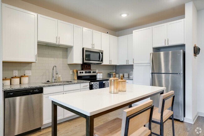 1BR, 1BA - 816SF - The Clarke at Kendall Town Apartments