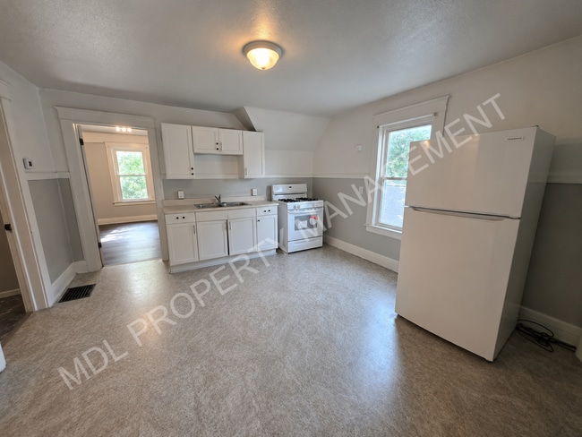 Photo - 2120 Stark St Unit 2