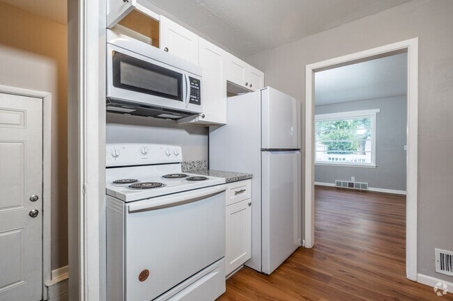 Building Photo - Stylish Simplicity: 2 Bed, 1 Bath Single-F... Rental