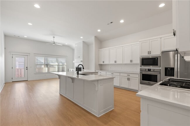 Photo - 6300 SW Beacon St