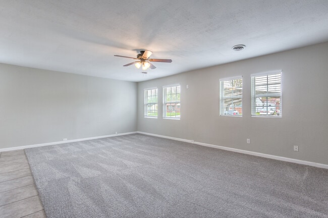 Photo - 404 S 200th E Ave