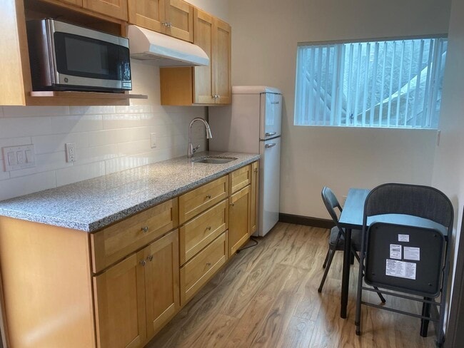 Photo - 1445 Revere Ave