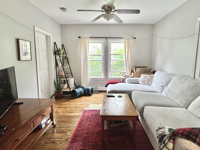 Building Photo - 123 Thorndike St Unit #1 Rental