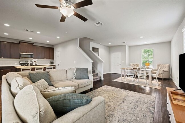 Photo - 5402 Golden Canary Ln House