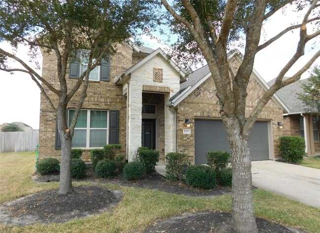 Building Photo - 8219 Oxbow Manor Rental