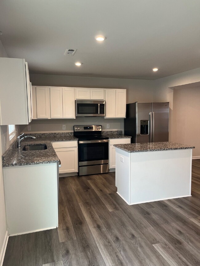 Photo - 1607 Mountain Ash Ln