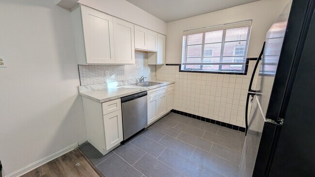 Photo - 5825 Sunshine Dr Unit 1E