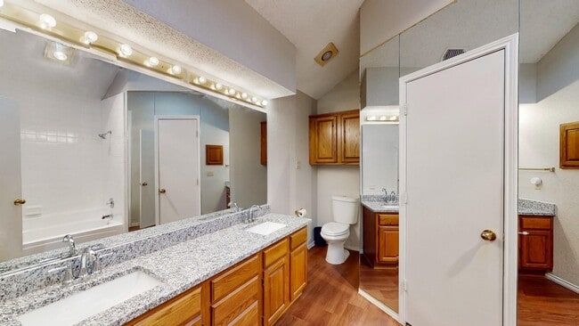 Photo - 2089 Bronco Ln