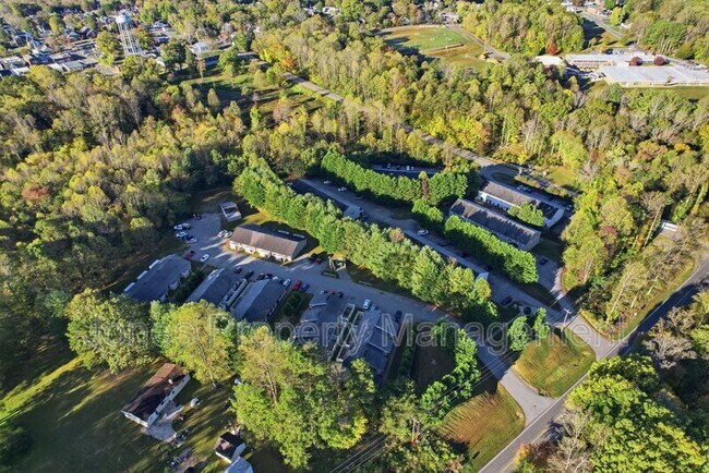 Photo - 120 W 52 Bypass