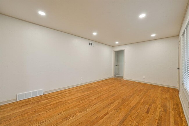 Photo - 2312 N Warren Ave