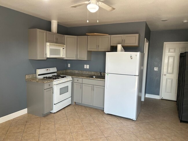 Photo - 605 W 3rd St Unit 102