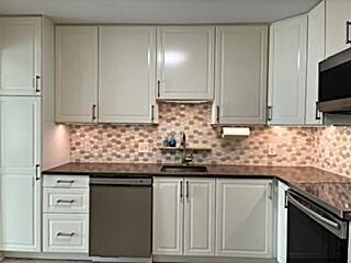 671 Liberty Pointe Dr