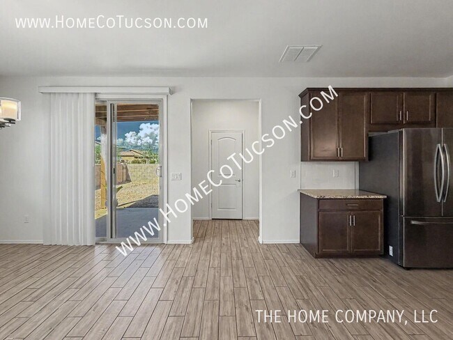 8828 E Stone Meadow Cir