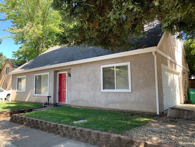 Building Photo - Great home near Shopping Centers!