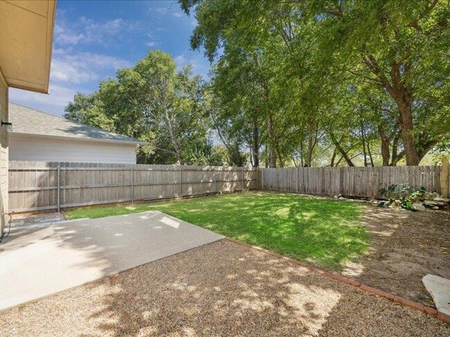 Photo - 2407 Curry Loop