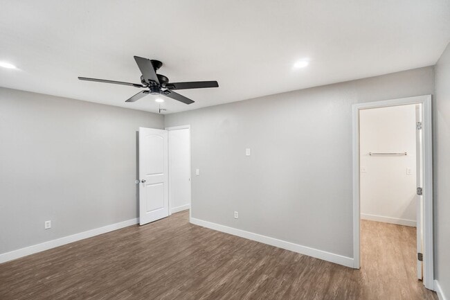 Country Squire Apartments