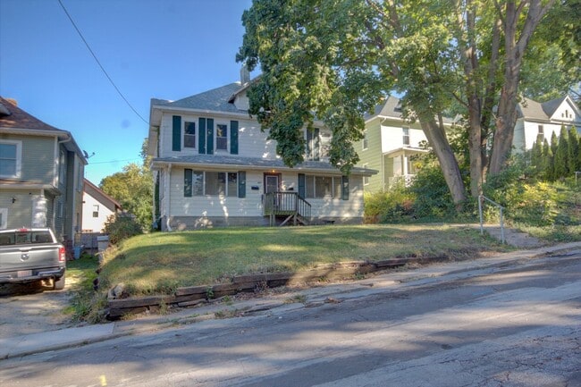 Building Photo - SL AAC907 Unit 907