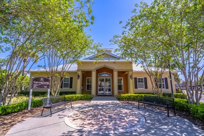 Lakewood Pointe