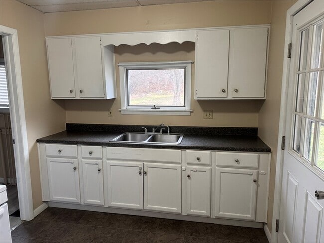 Photo - 1872 Miles St