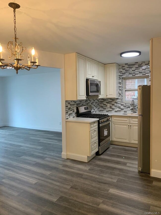 Photo - 4410 Baychester Ave Unidad 2