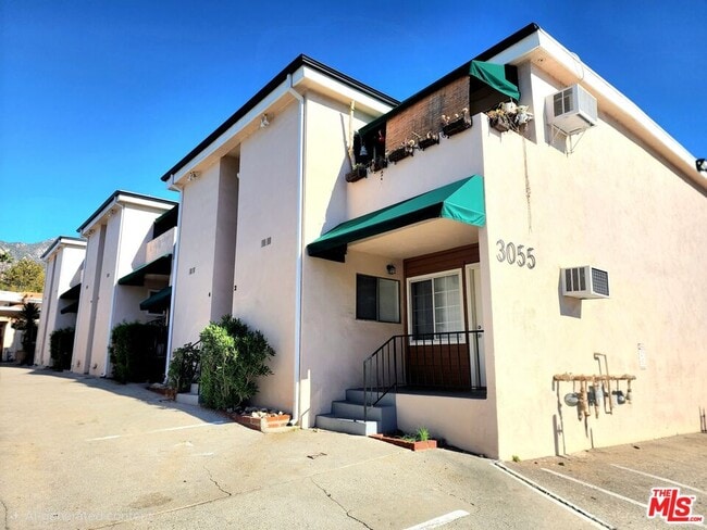 Building Photo - 3055 Foothill Blvd Unit 1