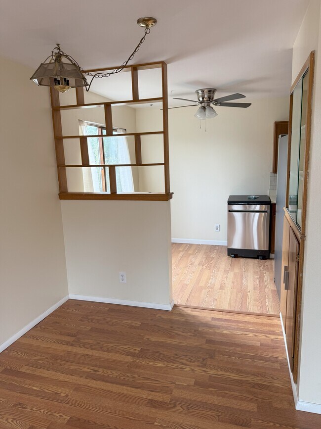 Photo - 214 W Kennedy Ave
