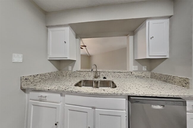 Photo - 26 Pinewood Forest Ct