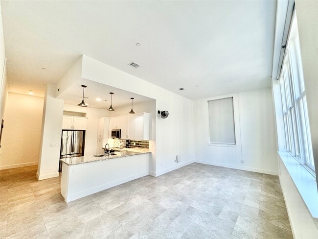 Photo - 2102 Mechanic St Unidad 106