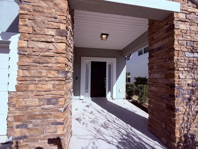 Photo - 4/3 Oasis in Beacon Lakes! Private Pool & Amenities! REDUCED DEPOSIT!