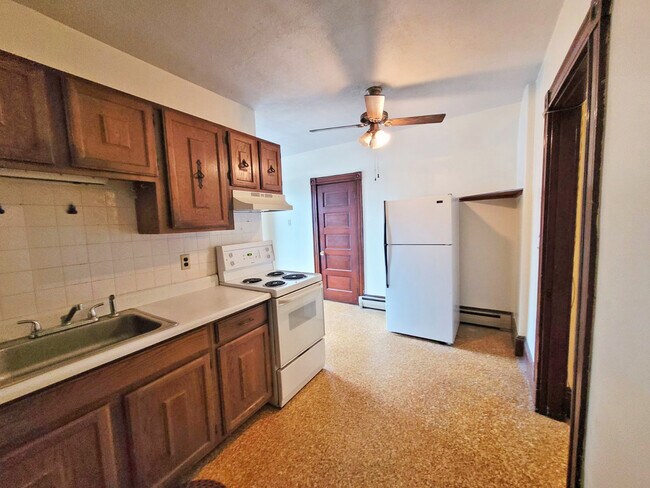168 Elm St Unit 3