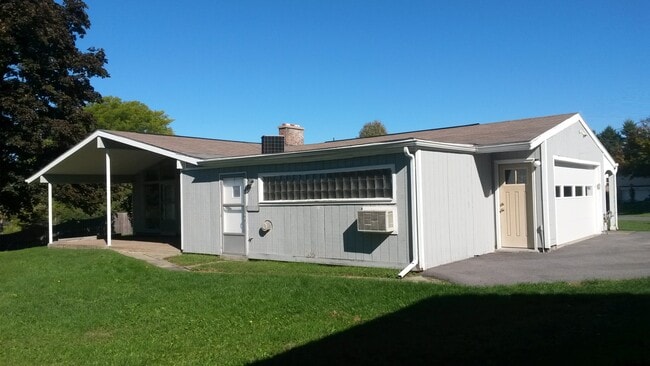 Photo - 28 Drumlins Ter