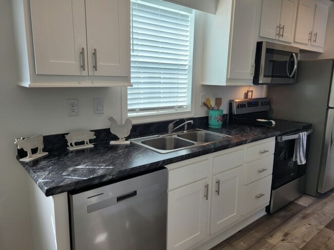 Photo - 5552 Annette St