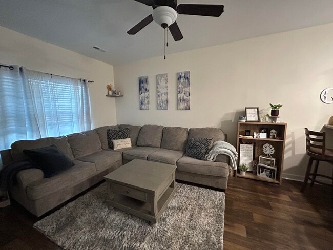 Living room - 408 Justice Farm Dr Rental