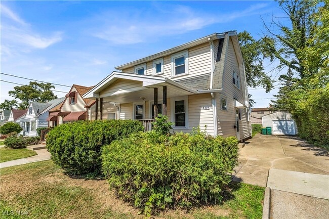 Photo - 19409 Raymond St