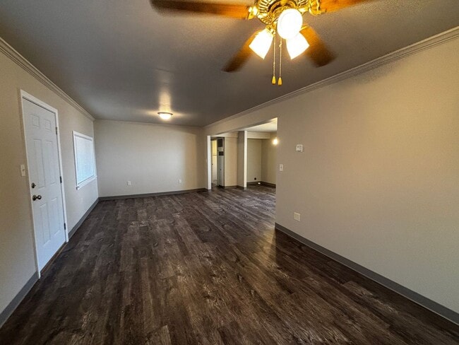 Photo - Remodeled 3 bed/ 2 bath with a sperate bon...