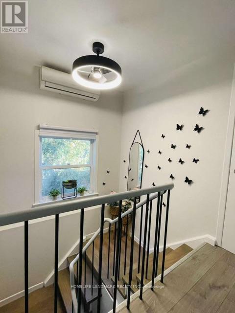 Photo - 166 Chaplin Crescent