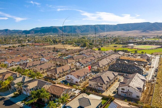 Photo - Stylish 2 Bed + 2.5 Bath Townhome in Murrieta