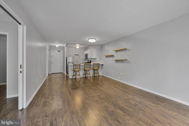 Photo - 2939 Van Ness St NW Unidad 405