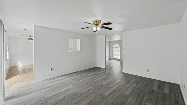 Photo - 130 Astoria Dr