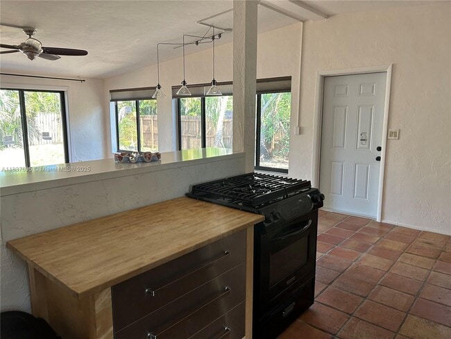 Photo - 1601 SW 10th St