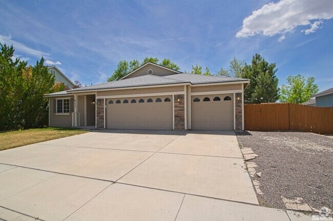 Building Photo - 3035 Bandera Ave Rental