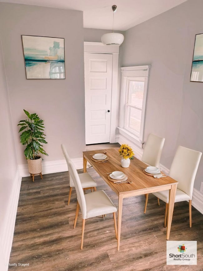 Photo - Updated 2 bed 1 bath Upper Apartment
