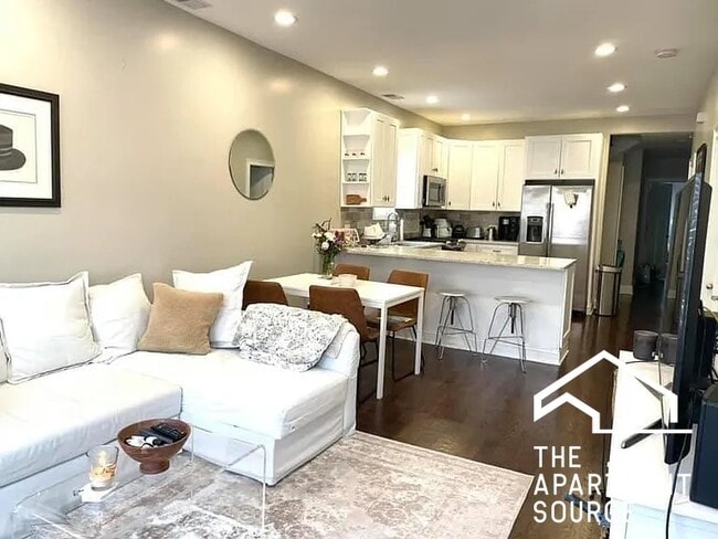 Photo - 2732 N Wilton Ave Unit 2