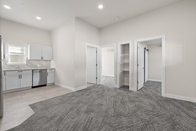 Photo - Panderosa Apartments