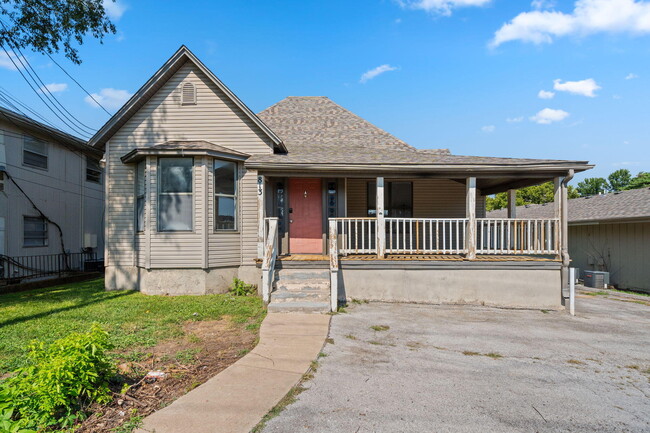 Building Photo - 813 S Jefferson Ave Unit A