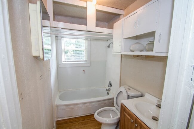 Photo - Cozy 2 Br/1 Ba Home Near At&t Center