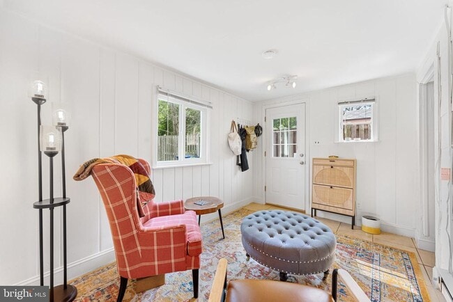 Photo - 513 E Custis Ave