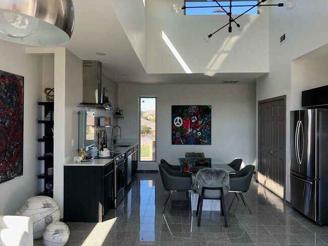 Photo - Lakeview Apartments