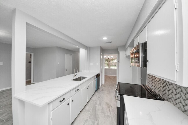 Photo - 2405 Pickerton Dr